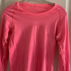 Size 6 Lululemon Swiftly Tech long sleeve